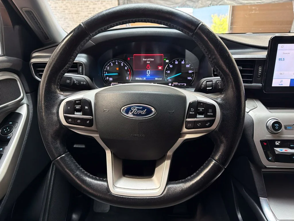 Used 2021 Agate Black Metallic Ford XLT image 20