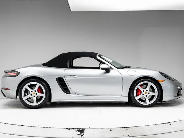 Certified Used 2017  Porsche S image 30
