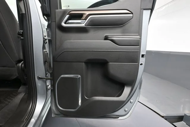 Used 2023 Gray Chevrolet LT image 31