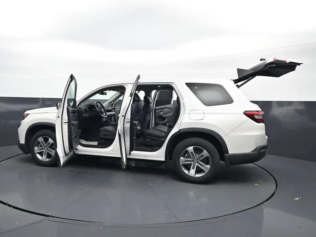 Used 2024 Platinum White Pearl Honda EX-L image 48
