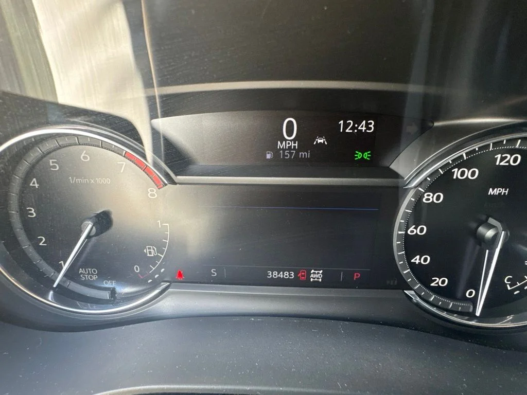 Used 2021 White Cadillac Sport image 16
