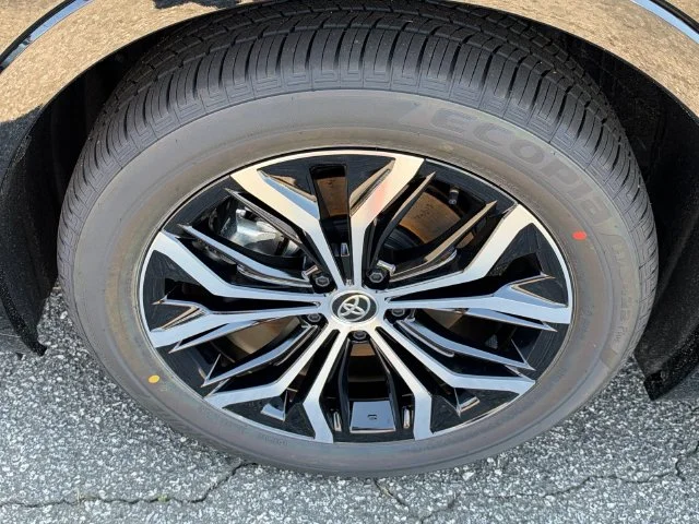 New 2027  Toyota XLE image 5