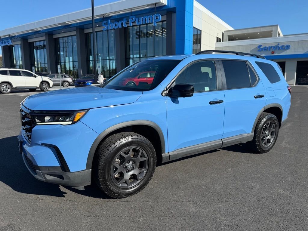 2025 Honda Pilot TrailSport AWD's photo