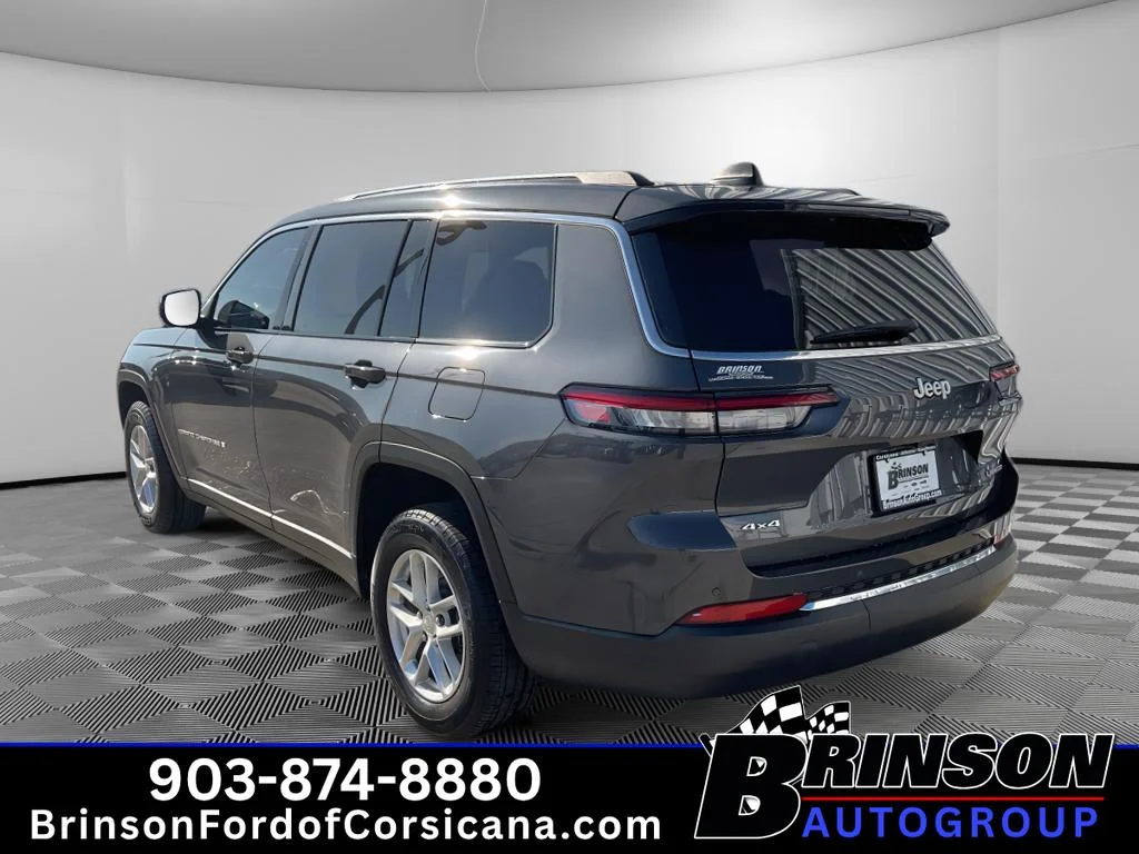 Used 2024 Metallic Jeep Laredo X image 5