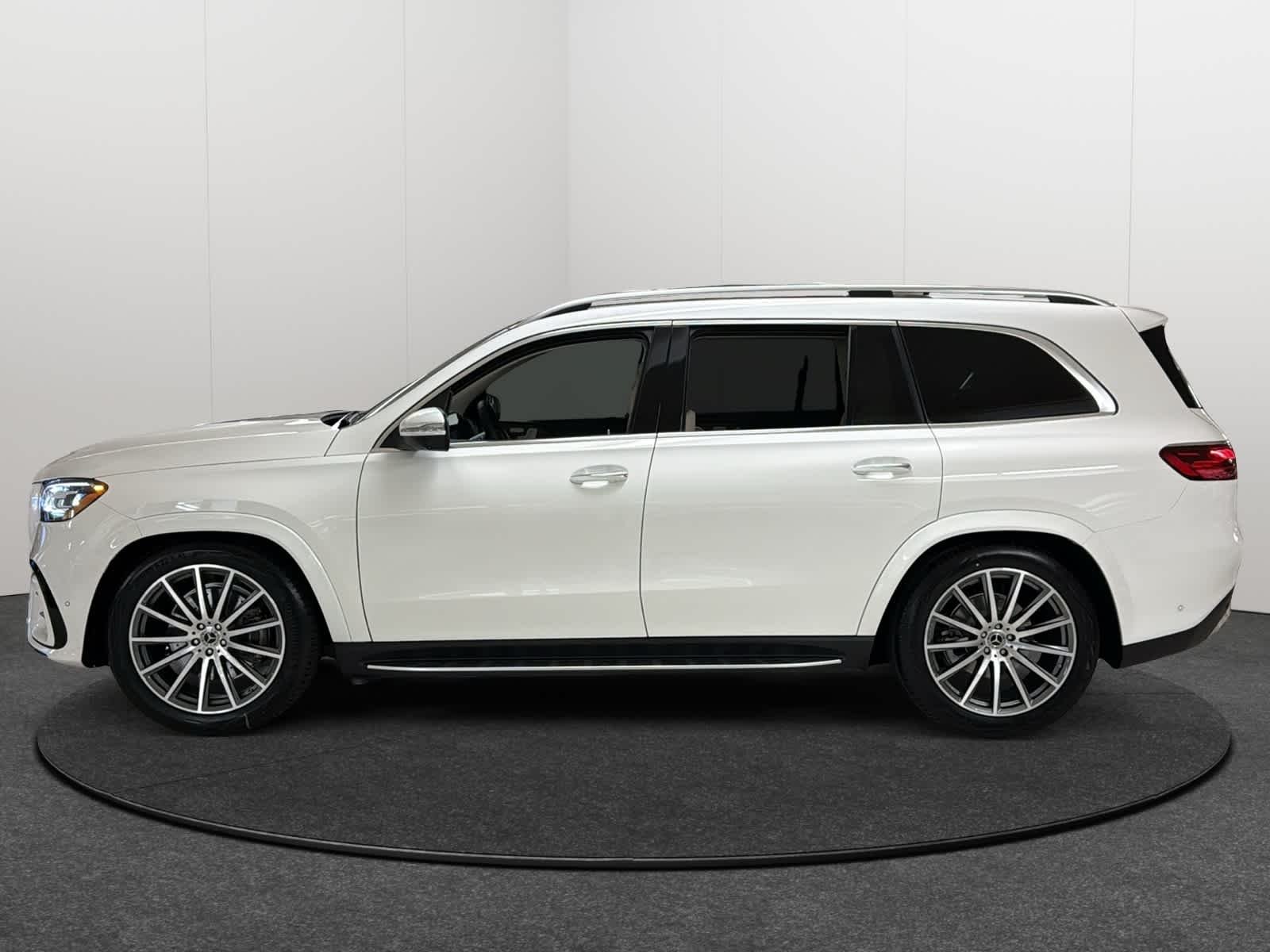 New 2026 Polar White Mercedes-Benz GLS 450 image 3