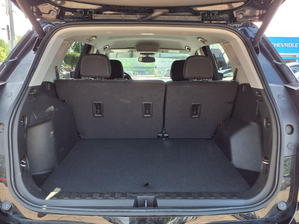 Used 2024 Black GMC SLE image 11