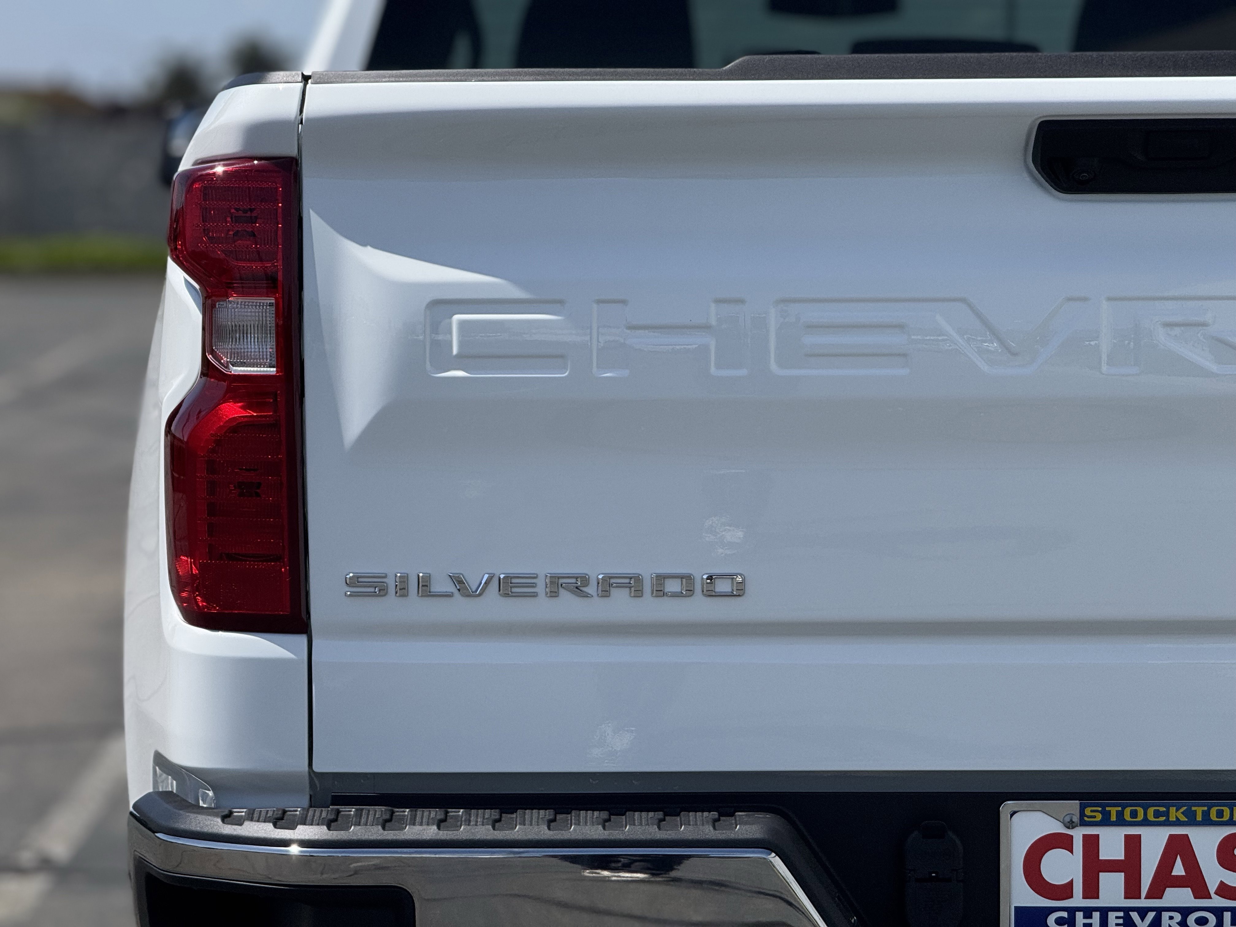 Used 2026 Summit White Chevrolet LT image 7