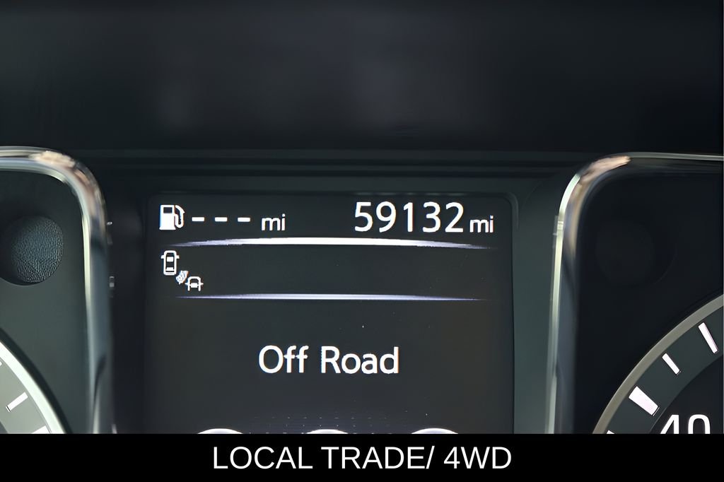Used 2018 Silver Nissan PRO-4X image 26