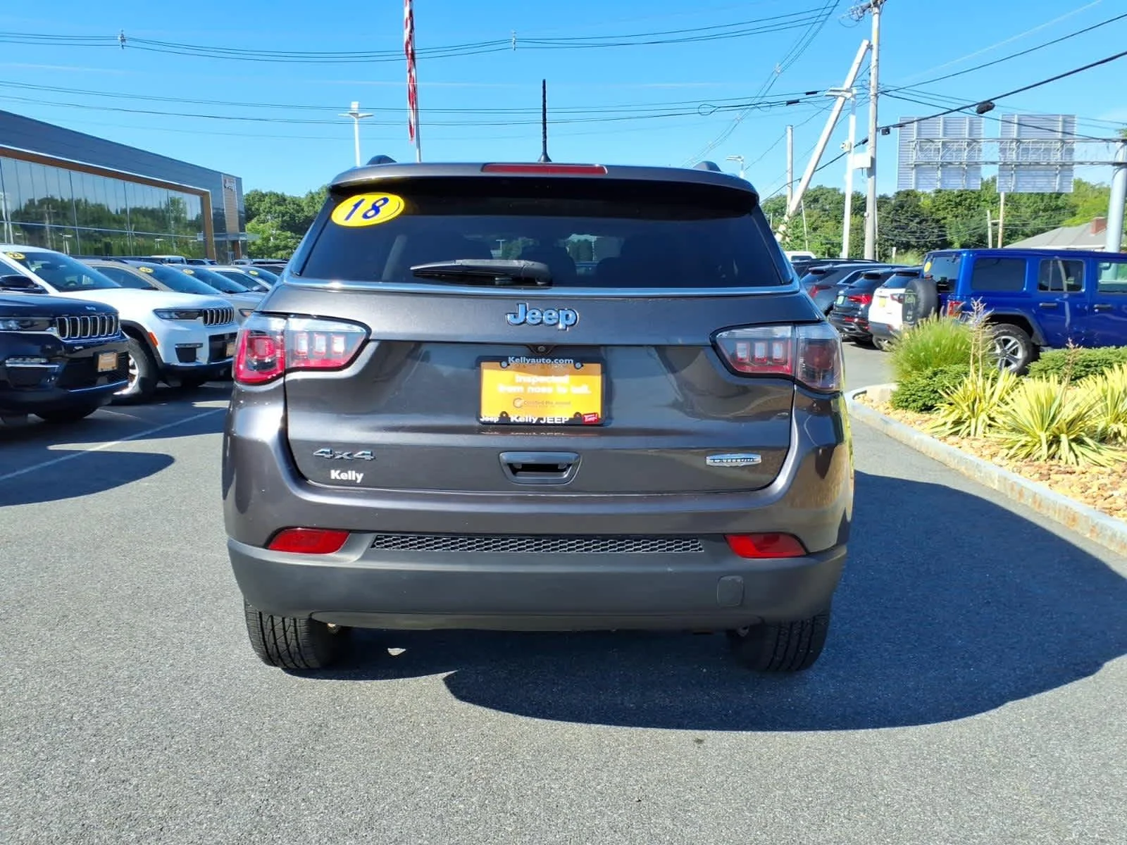Certified Used 2018 Granite Crystal Met. Clear Coat Jeep Latitude image 9