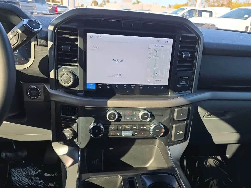 Used 2025 Agate Black Metallic Ford XLT image 19