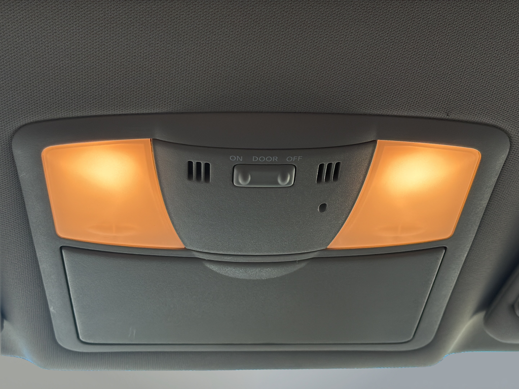 Used 2009 Red Nissan 2.5 S image 17