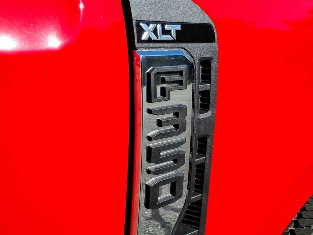 2026 Ford F-350 Super Duty XLT - Photo 10