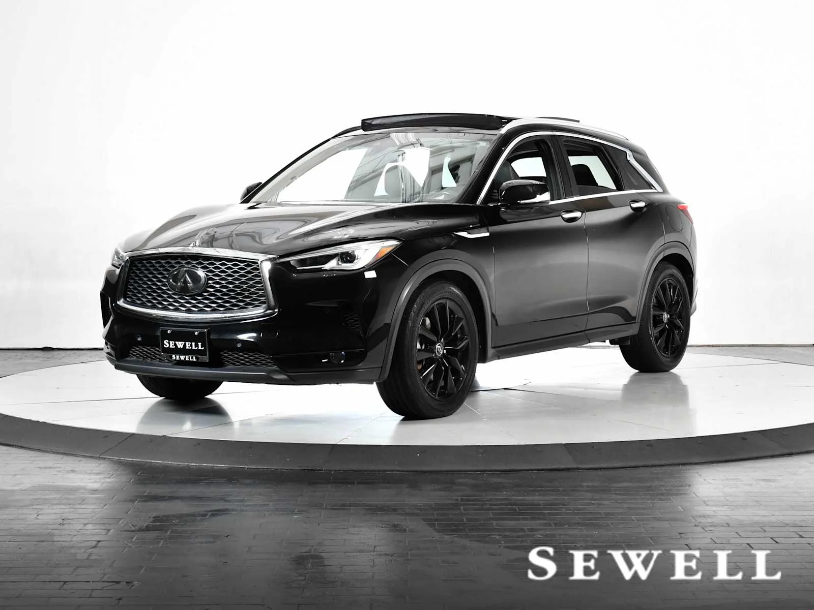 Used 2019 Black Obsidian INFINITI ESSENTIAL image 1