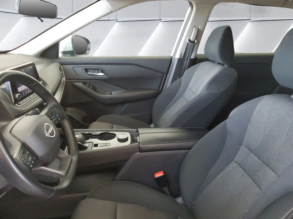 Used 2025 Silver Nissan SV image 7
