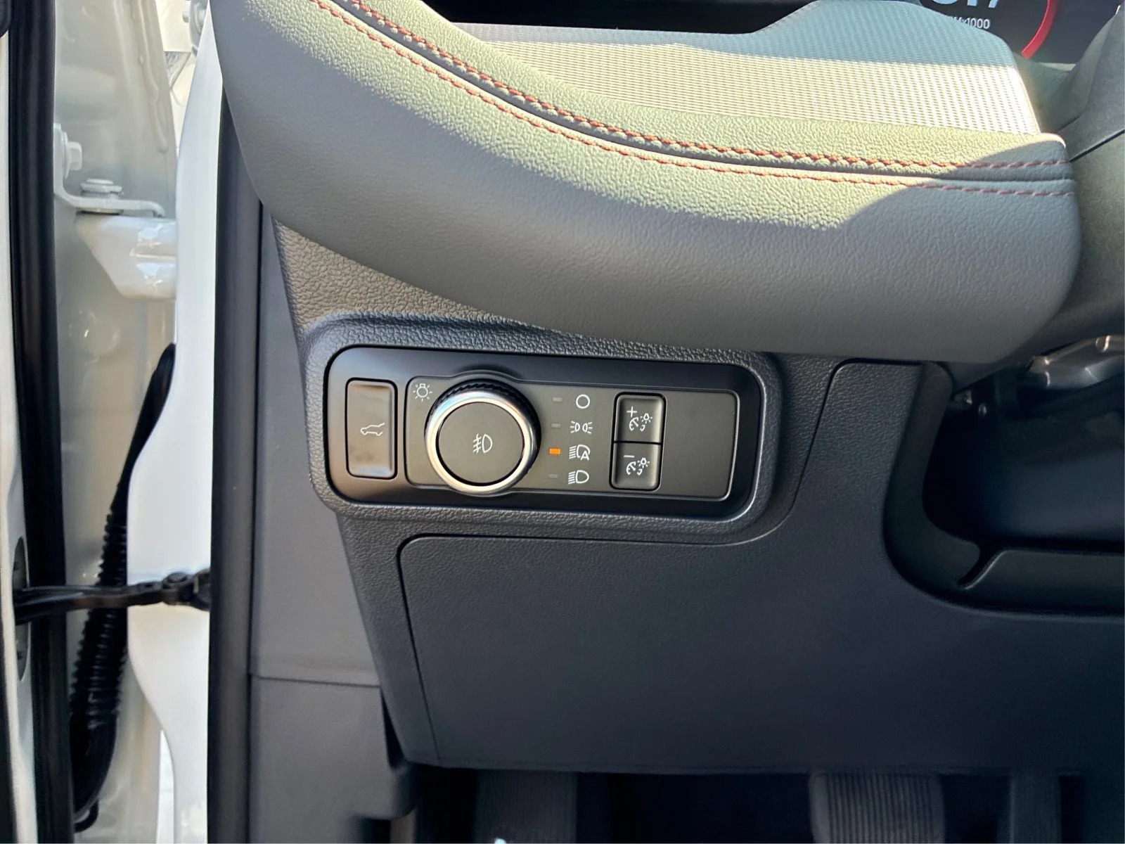 New 2026 Star White Metallic Tri-Coat Ford Active image 16