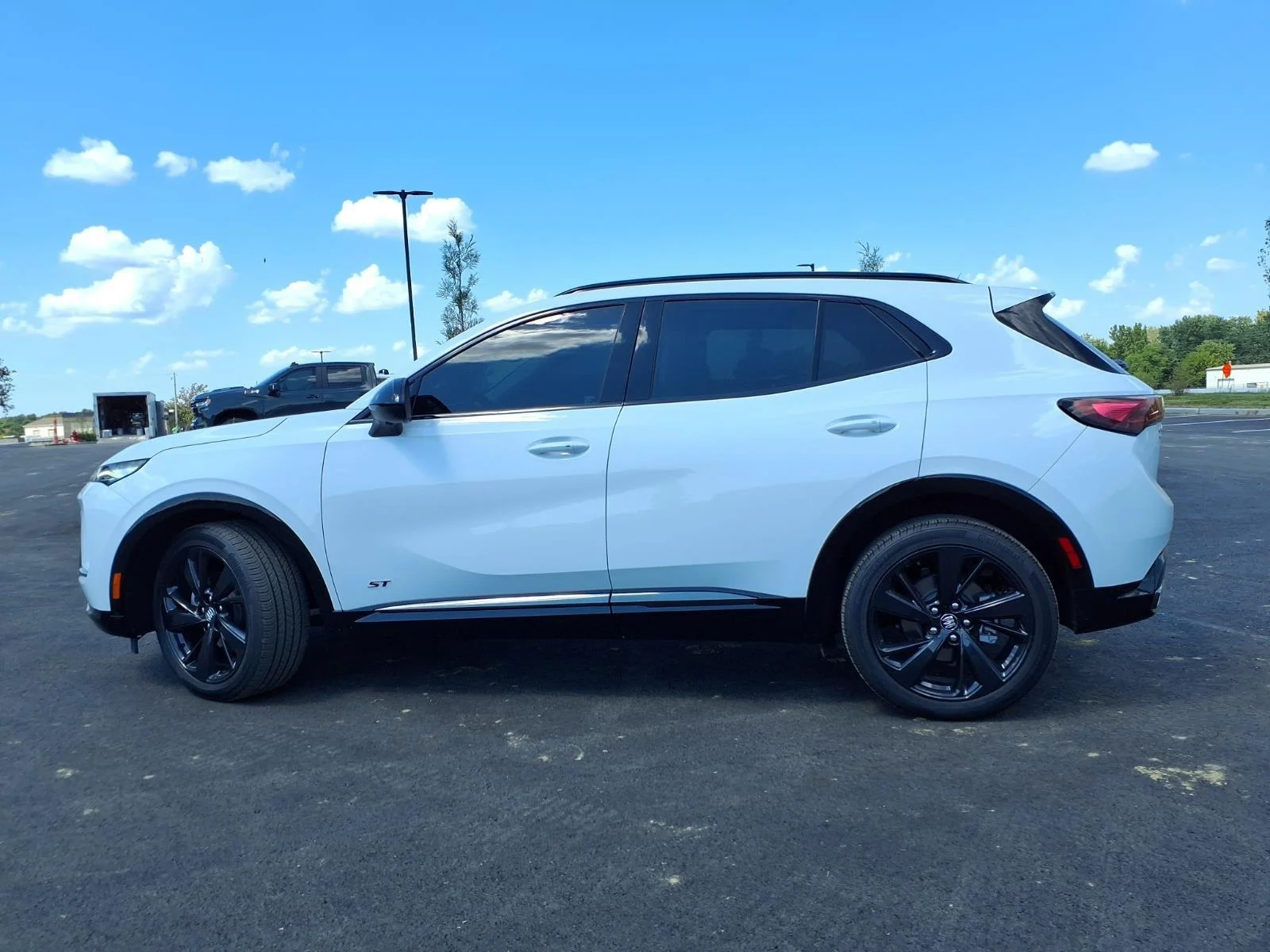 Used 2024 Summit White Buick Sport Touring image 29