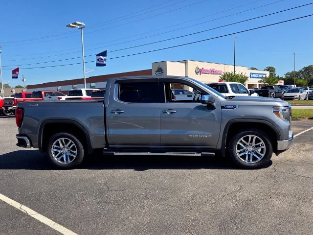 Used 2020 Gray GMC SLE image 10