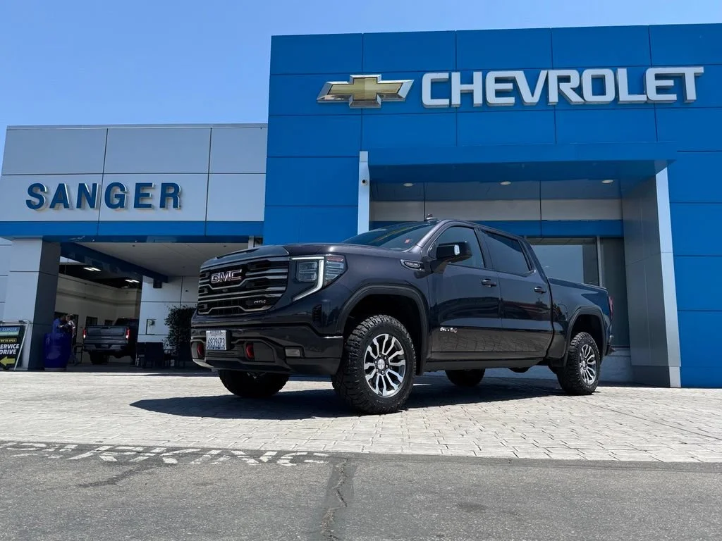 Used 2023 Titanium Rush Metallic GMC AT4 image 2