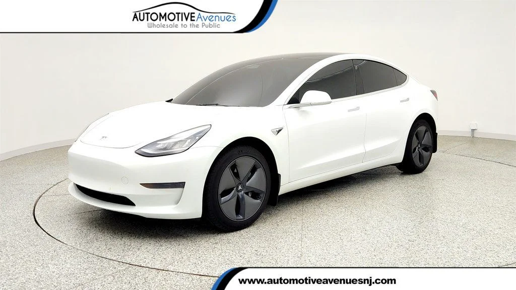 2020 Tesla Model 3 Standard Range Plus's photo