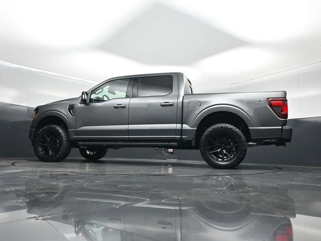 New 2026 Carbonized Gray Metallic Ford XLT image 49