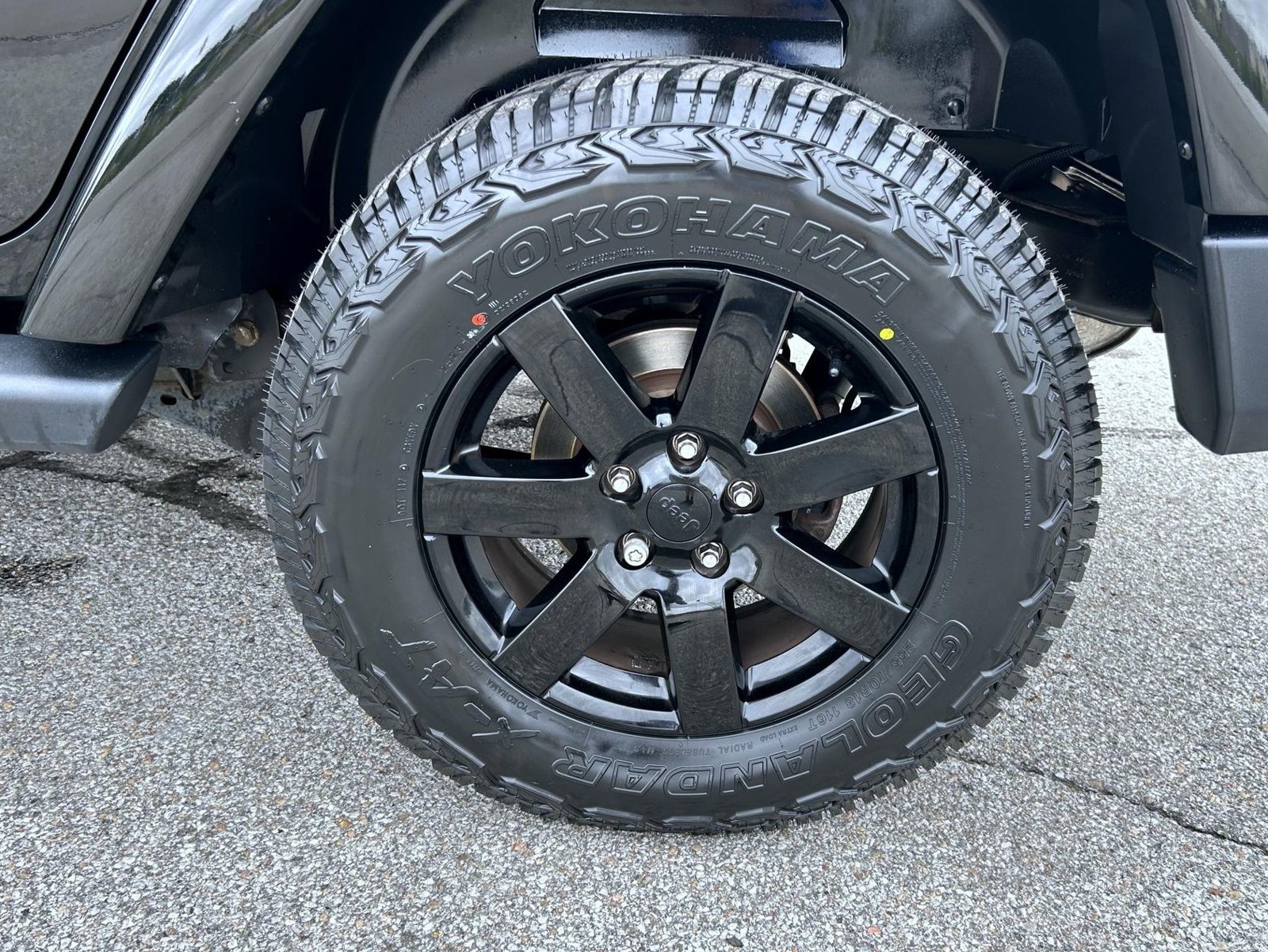 Used 2014 Black Jeep Unlimited Altitude image 28