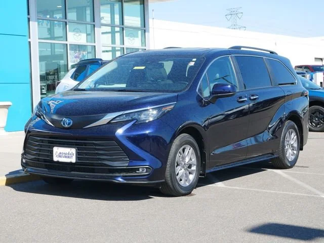 Used 2025 Toyota Sienna XLE with VIN 5TDJSKFC3SS160434 for sale in Roseville, Minnesota