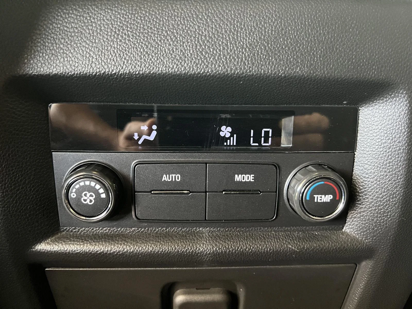 Used 2023 Sterling Gray Metallic Chevrolet LT Cloth image 19