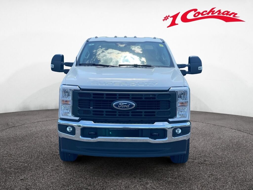 New 2026 Oxford White Ford XL image 2