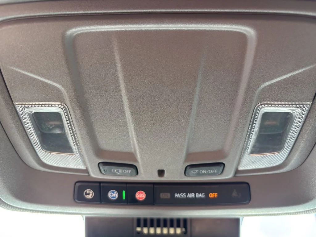 Used 2023 Gray Chevrolet LT image 28
