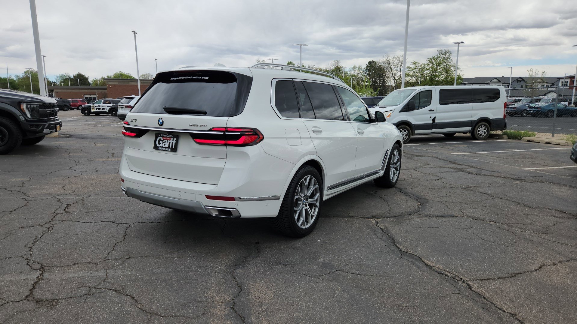 Used 2025 Alpine White BMW xDrive40i image 15