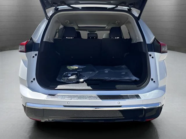 New 2026 Everest White Pearl TriCoat Nissan Platinum image 22