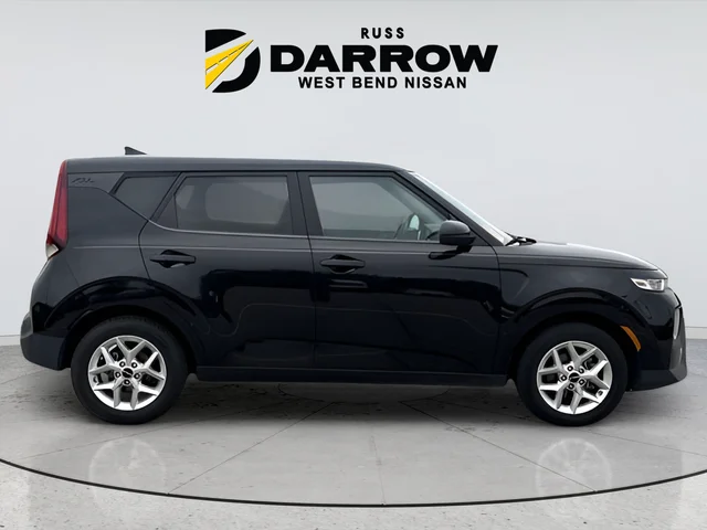 Used 2022 Black Kia LX image 8