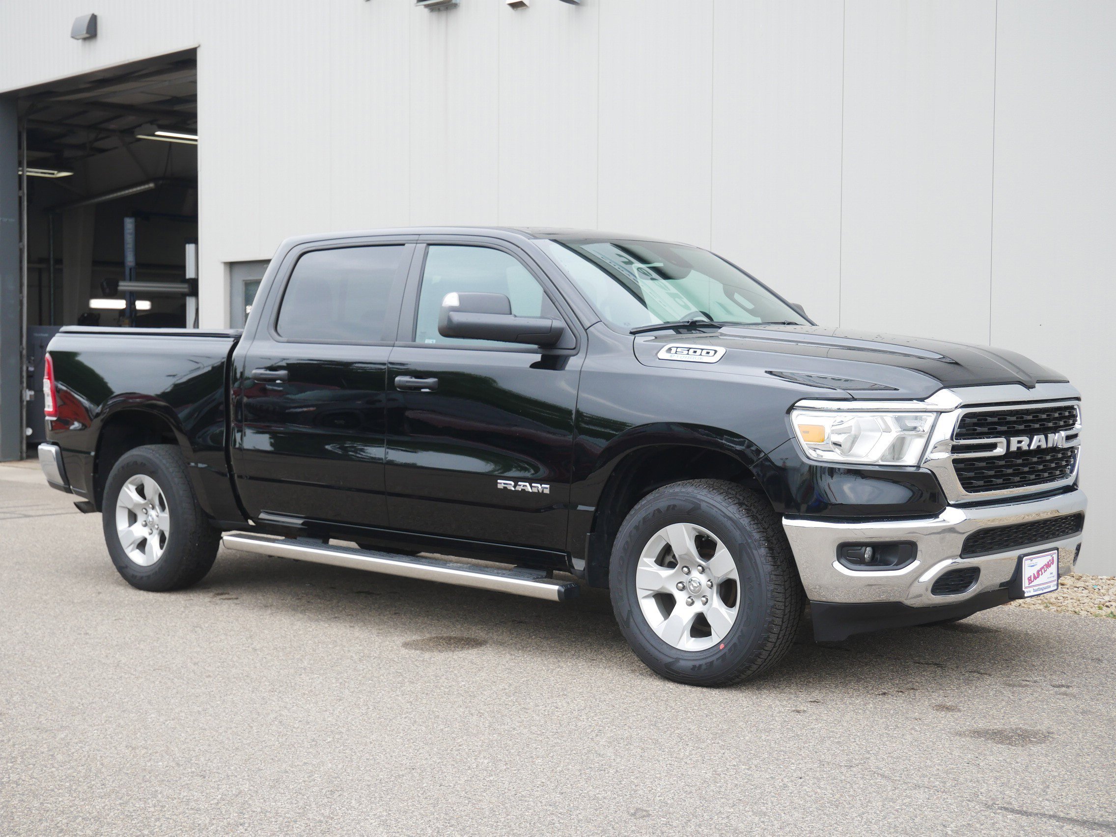 Used 2024 Diamond Black Crystal Pearlcoat Ram Big Horn image 7