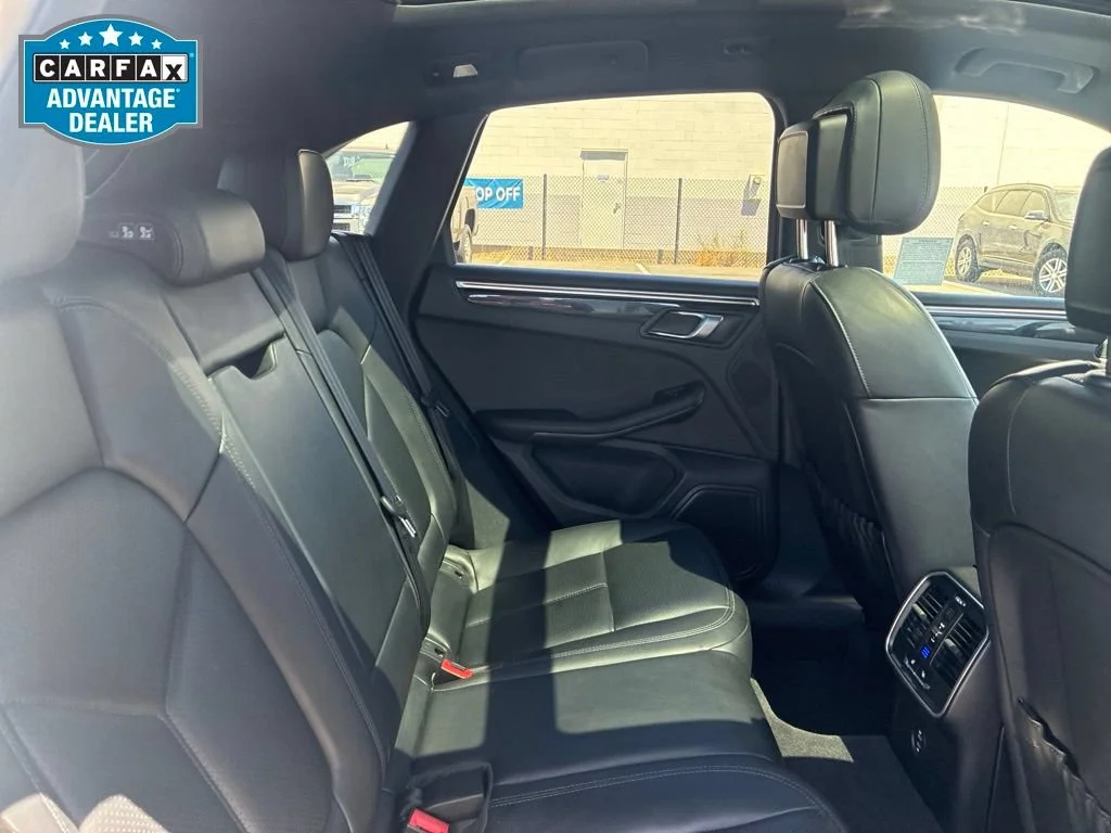 Used 2024  Porsche  image 25