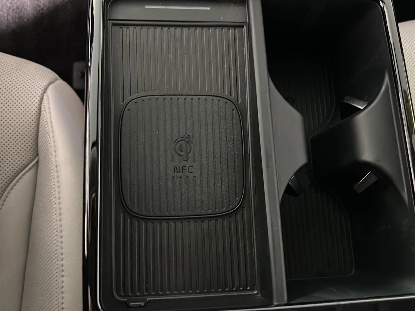 Used 2025 Ash Black Hyundai Limited image 34