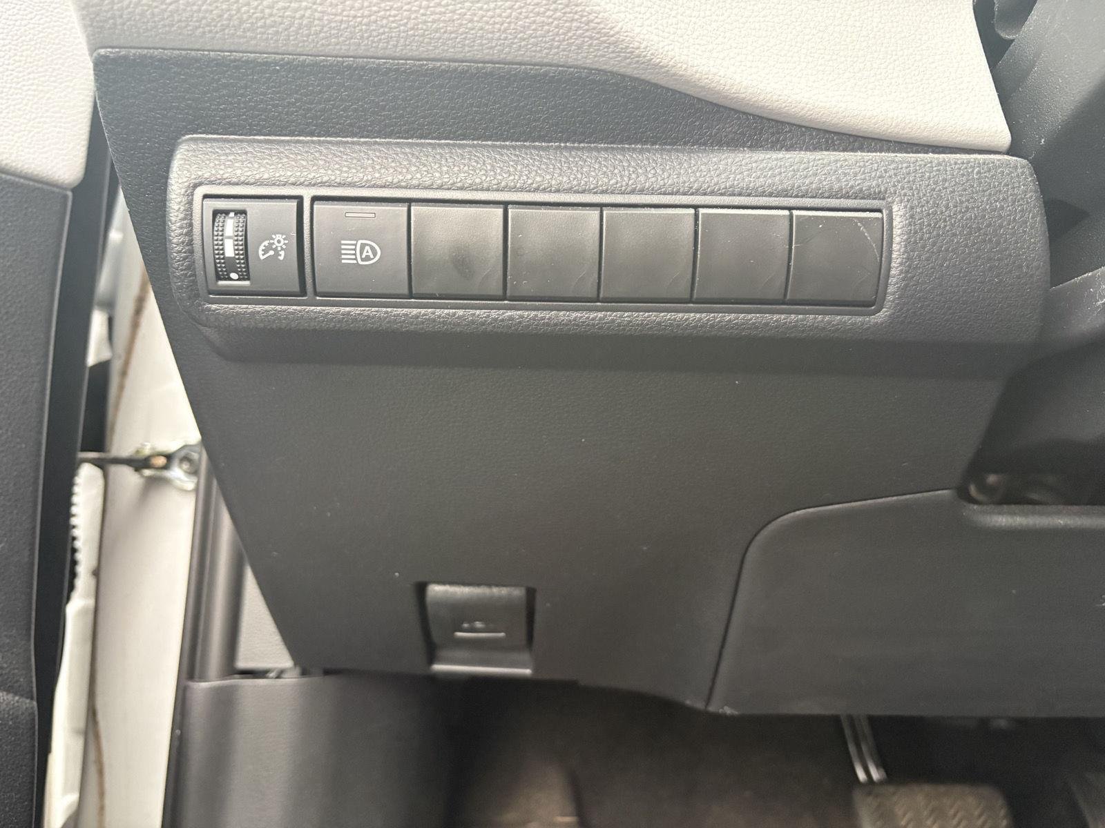 Used 2024 Ice Cap Toyota SE image 18
