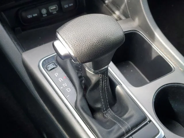 Used 2020 White Kia LX image 30