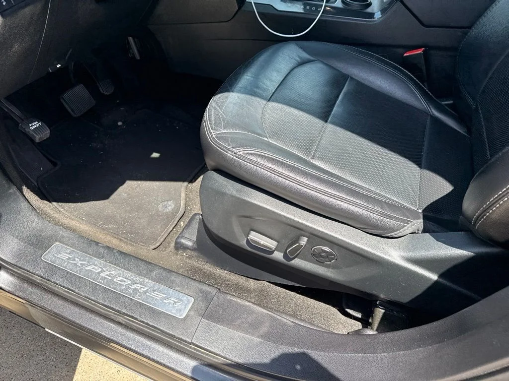 Used 2018 Gray Ford Limited image 8