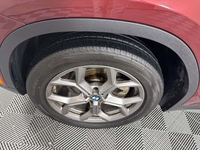 Used 2022  BMW xDrive30i image 10