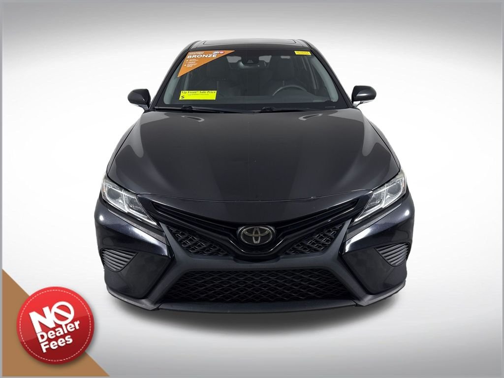 2020 Toyota Camry SE - Photo 9