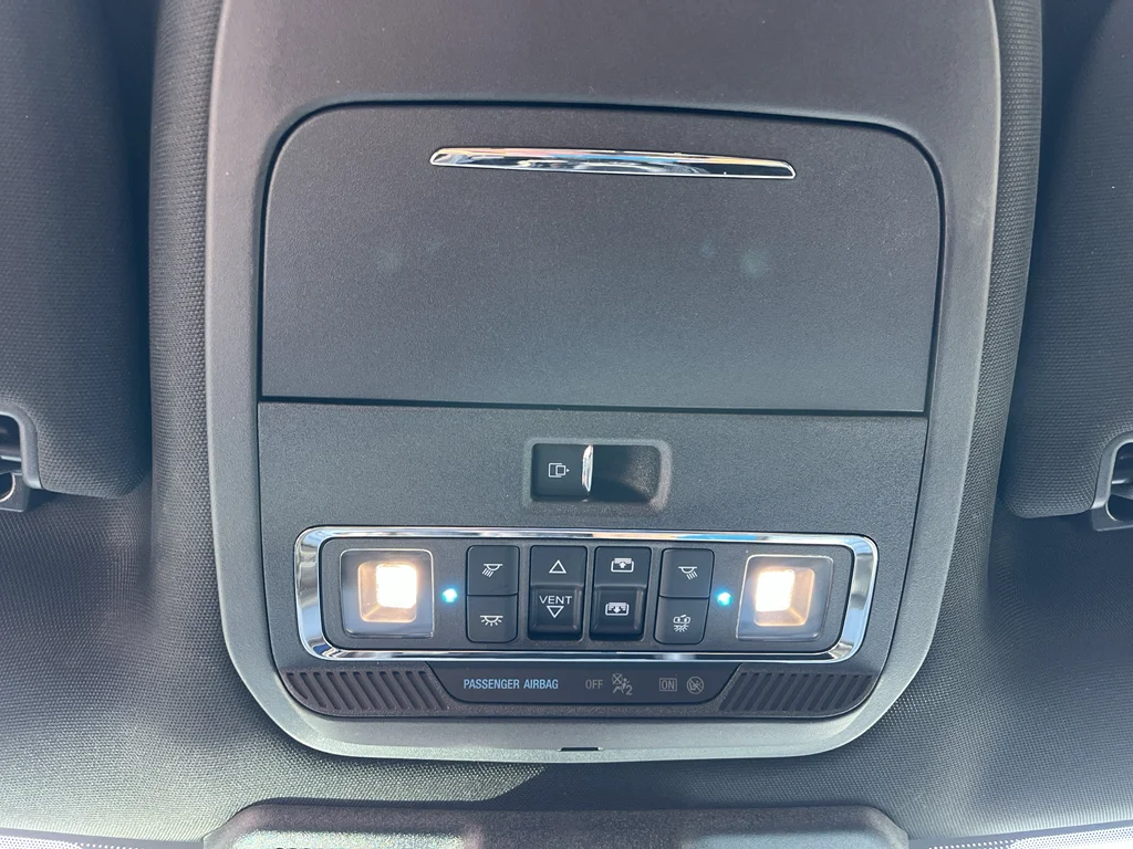 Used 2025 White Ford Lariat image 24
