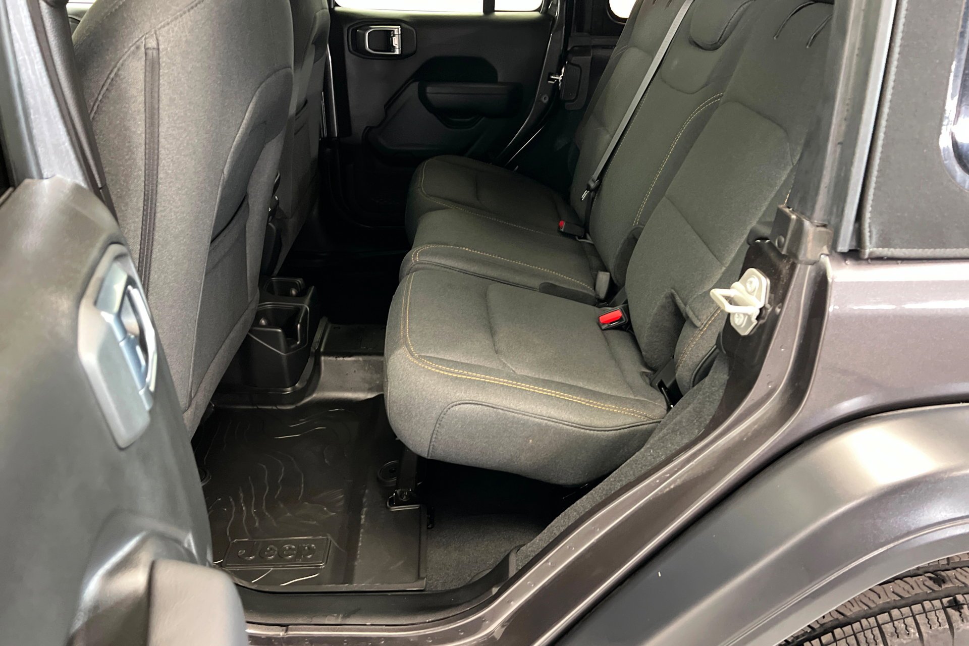 Used 2024 Granite Crystal Metallic Clearcoat Jeep Sport S image 22