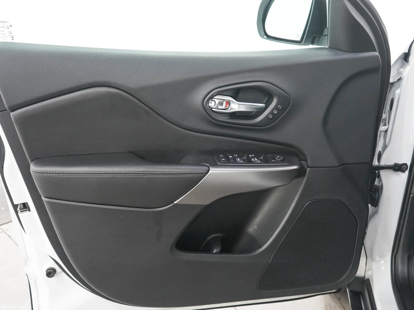 Used 2019 Bright White Clearcoat Jeep Limited image 20