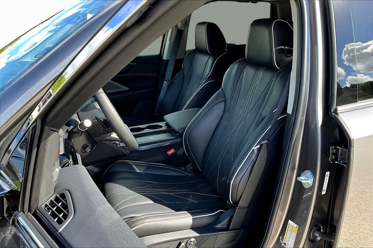 Used 2026 Liquid Carbon Metallic Acura w/Advance Package image 9