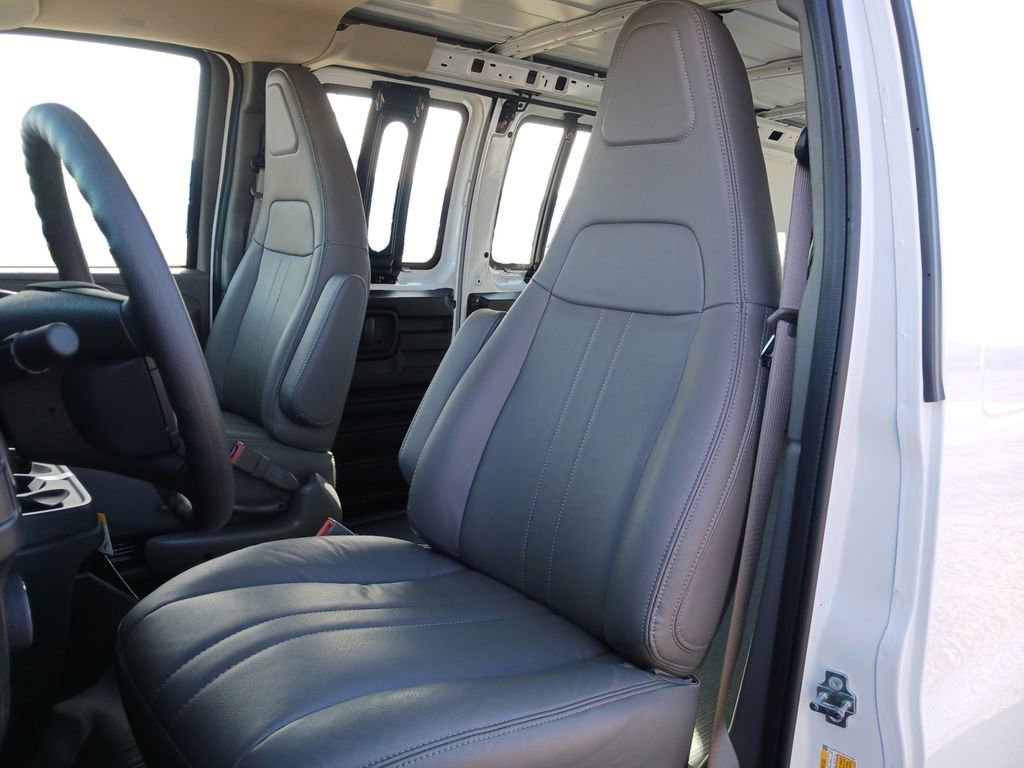 2025 Chevrolet Express Cargo Work Van - Photo 26