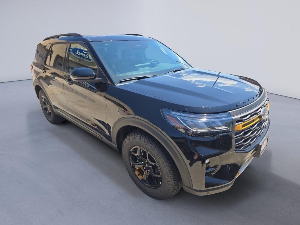 New 2026 Agate Black Metallic Ford Tremor® image 3