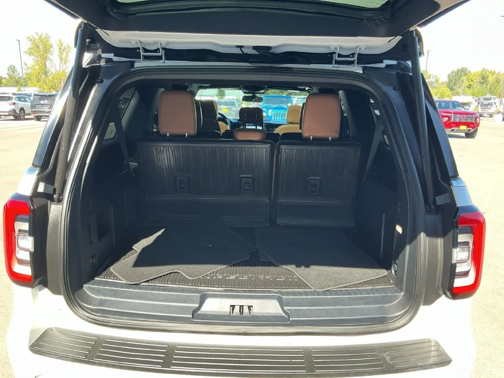 Used 2022 White Ford Platinum image 29