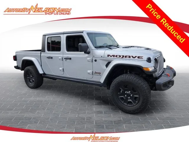 Used 2023 Silver Jeep Mojave image 1