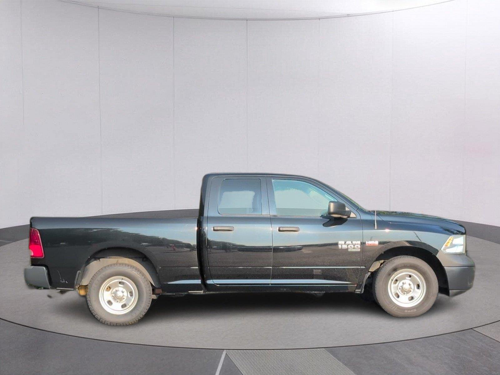 Used 2020 Diamond Black Crystal Pearlcoat Ram Tradesman image 8