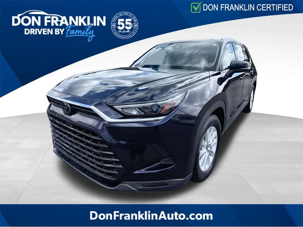 Used 2024  Toyota XLE image 1
